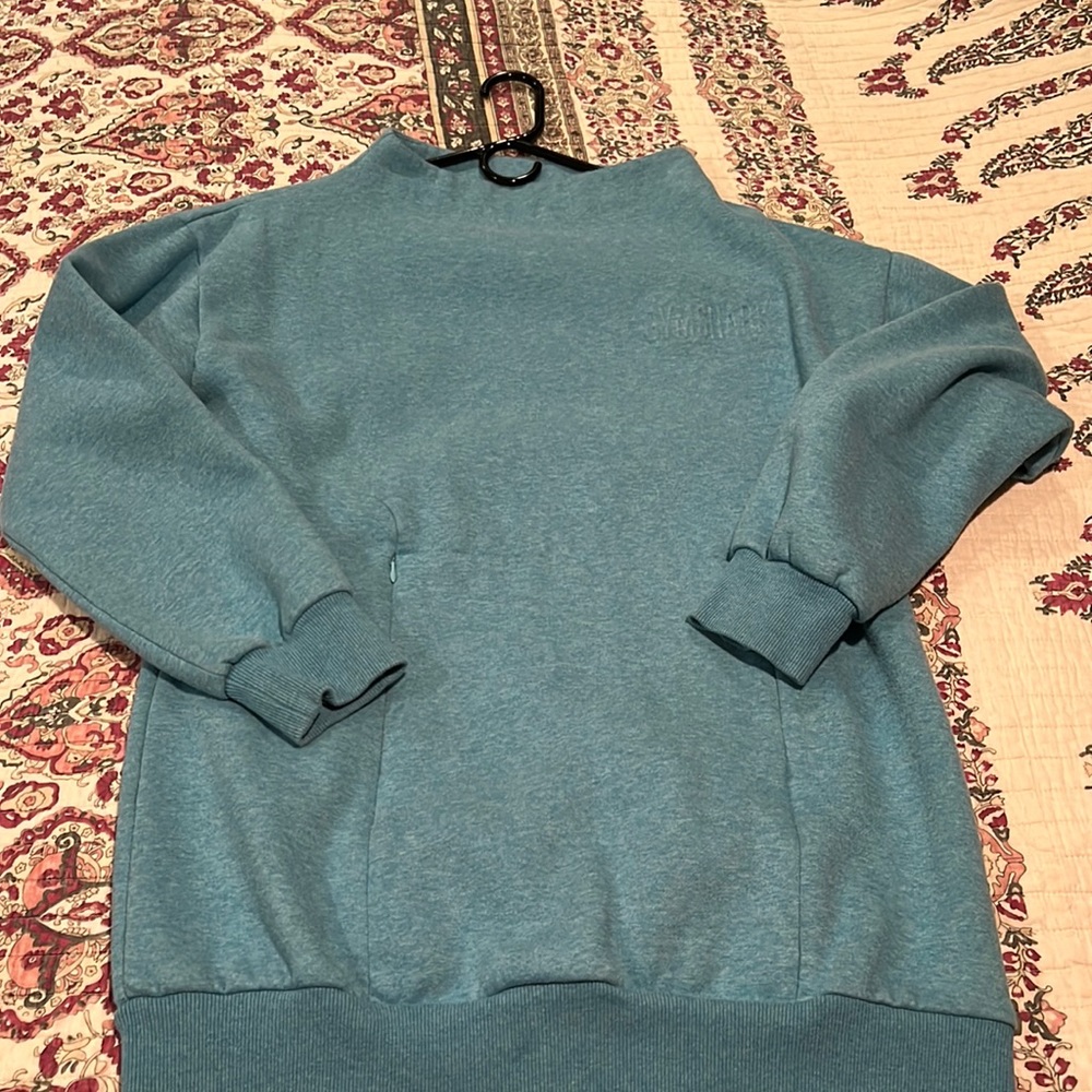 Gymshark fitted sweater. Like new.